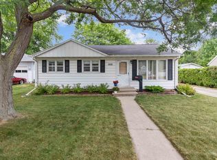 928 9th St, Menasha, WI 54952