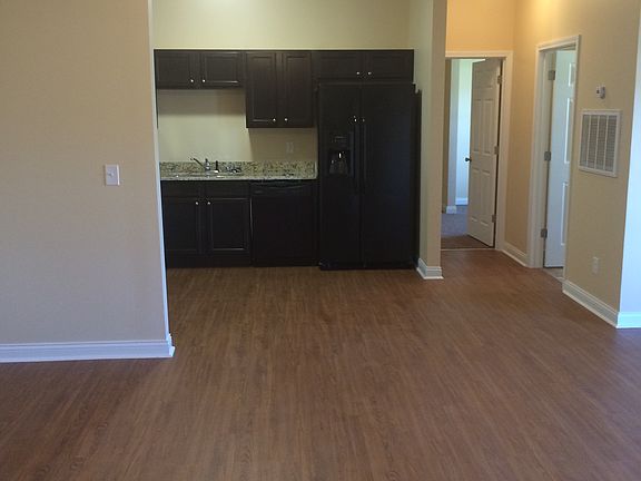2nd image of 110 Winery Ct APT 4