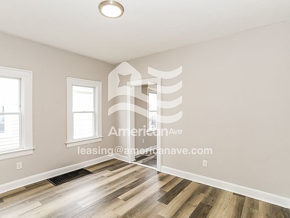1101927_005_dining_room_5.jpg