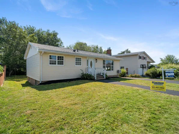 60 Wilmot St, Lower Sackville, NS B4C 2A8
