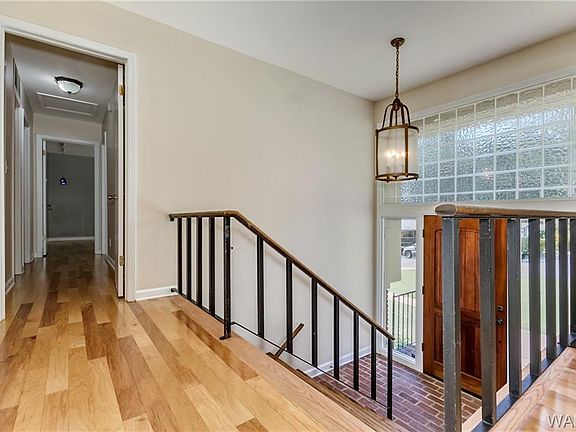 4th image of 2210 Idlewood Dr
