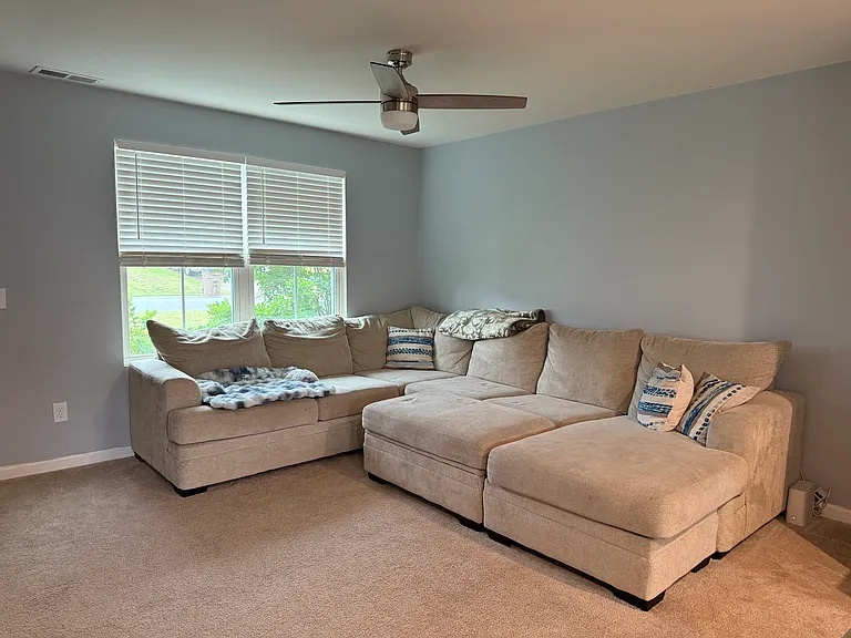 220 Burr Oak Ln — Photo 5