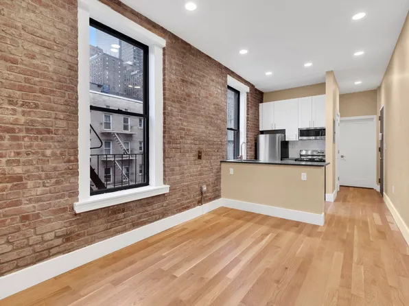400 W 56th St, New York, NY