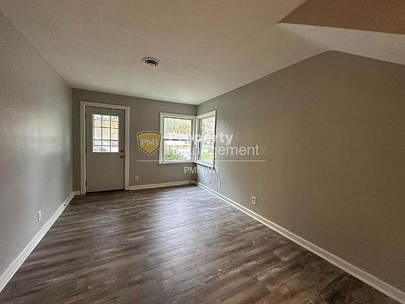 2nd image of 2644 Henry St