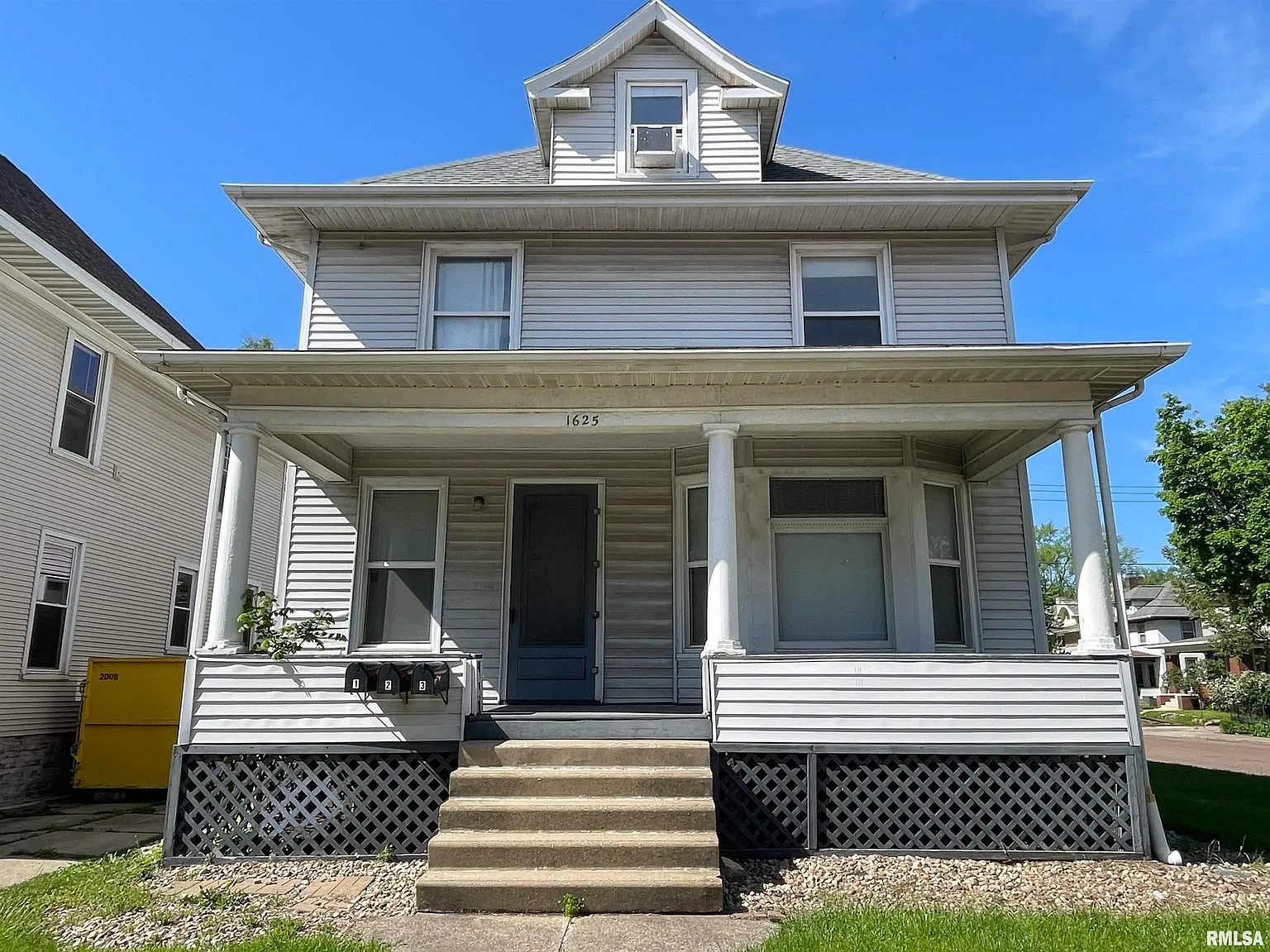 1625 W Main St photo 1