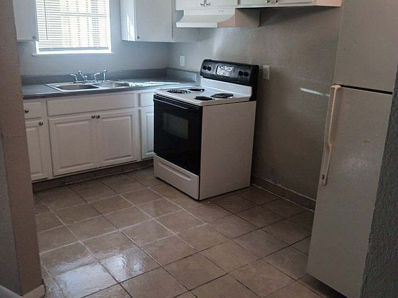 4th image of 1363 Yosemite St #11174457