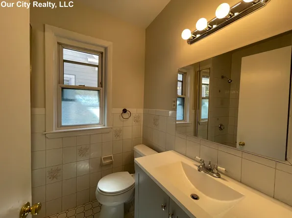 76 Brookings St #2B, Medford, MA 02155