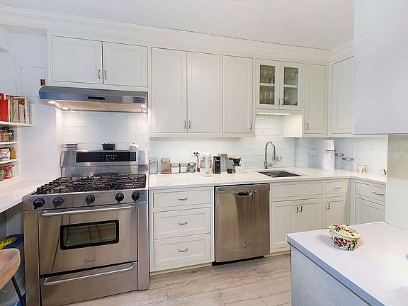 3rd image of 70 E 10th St APT 3H