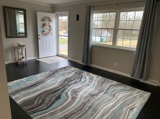 9 Mark Dr, Fenton, MO 63026