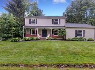 364 E Pioneer Trl, Aurora, OH 44202