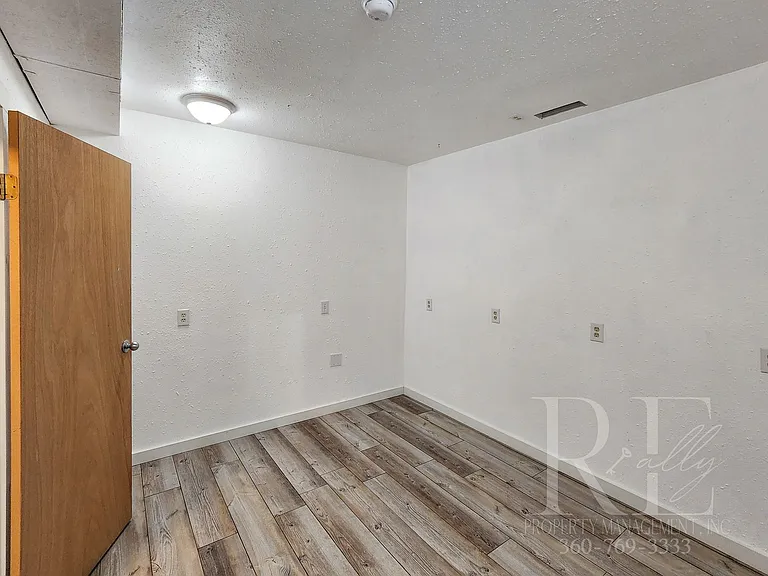 1928 NE Sipes Ln — Photo 28