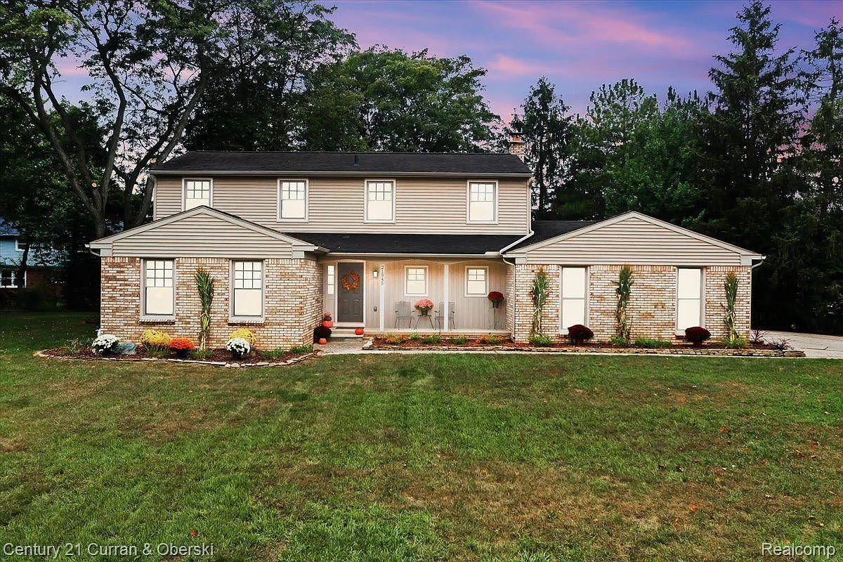 21945 Rossdale Ct photo 1