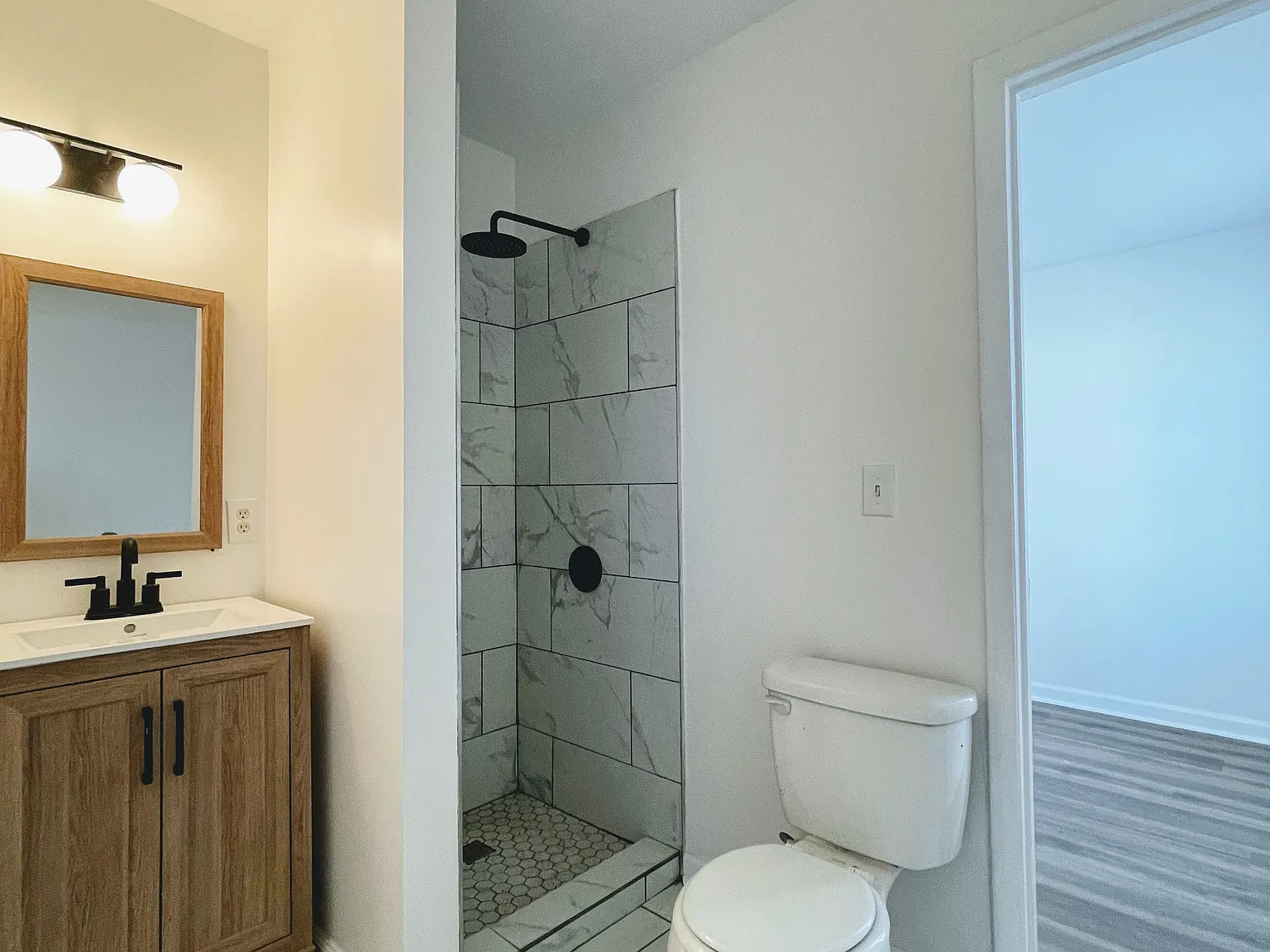 1716 Knowles St — Photo 4