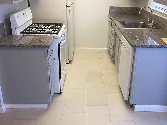 2nd image of 2349 Villanova Cir