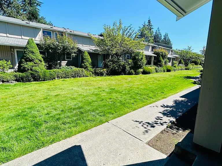 18530 52nd Ave W #D7 — Photo 18