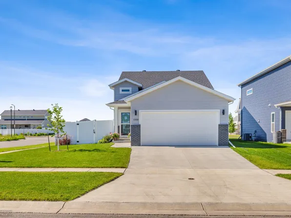 1500 69th Ave S, Fargo, ND 58104