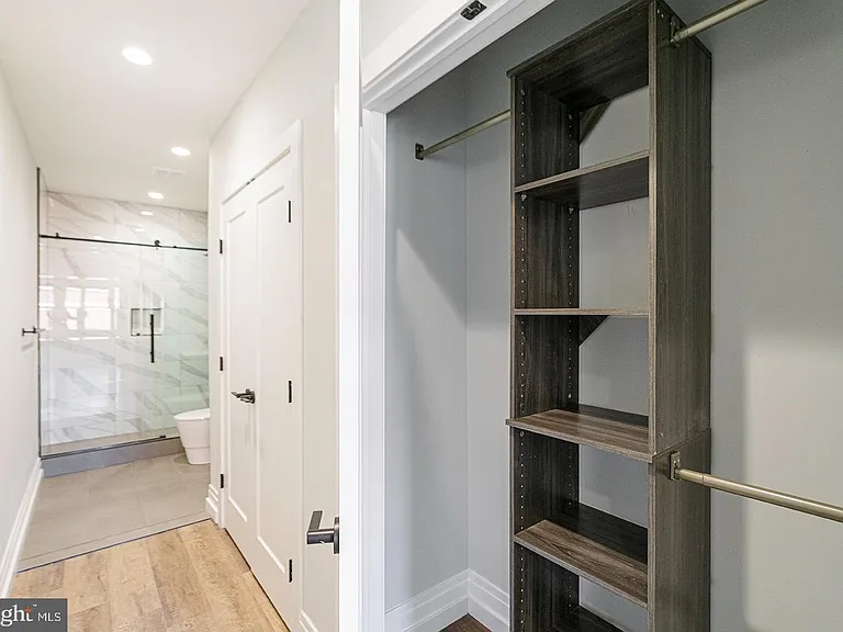 526 Brown St #503 — Photo 11
