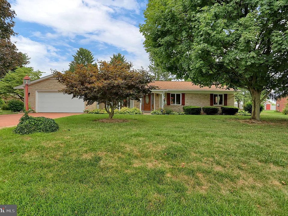 1st image of 19214 Woodhaven Dr