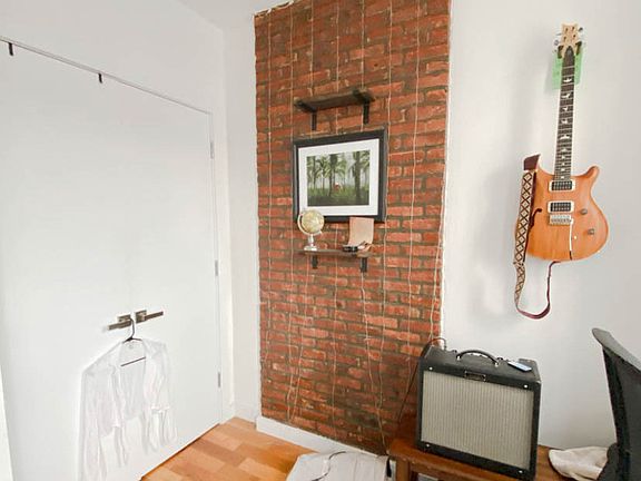4th image of 1297 Putnam Ave #2F