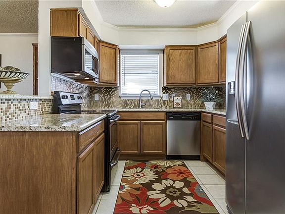4th image of 1808 Jasmine Ln