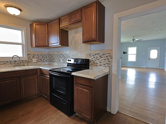 2nd image of 604 N 12th St Unit 1