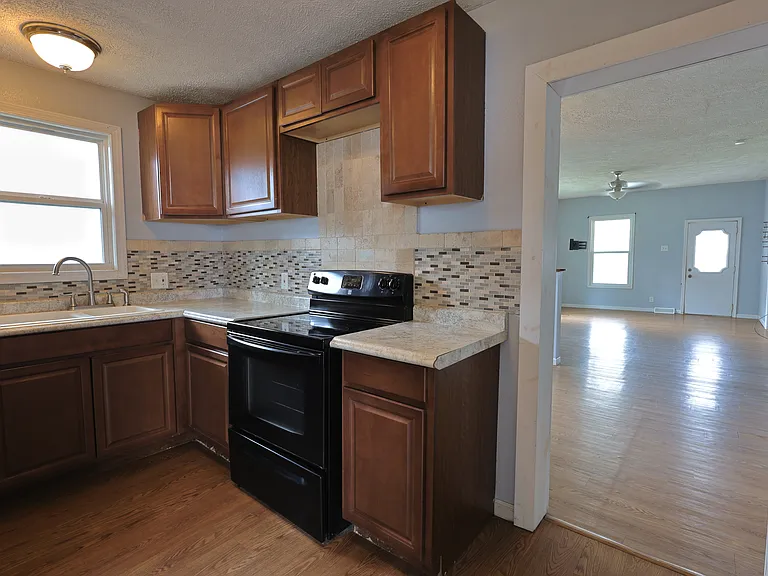 604 N 12th St #1 — Photo 2