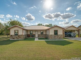 204 Bryan Dr, Jourdanton, TX 78026