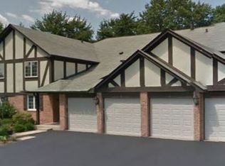 13 Sauk Trl APT 4, Indian Head Park, IL 60525