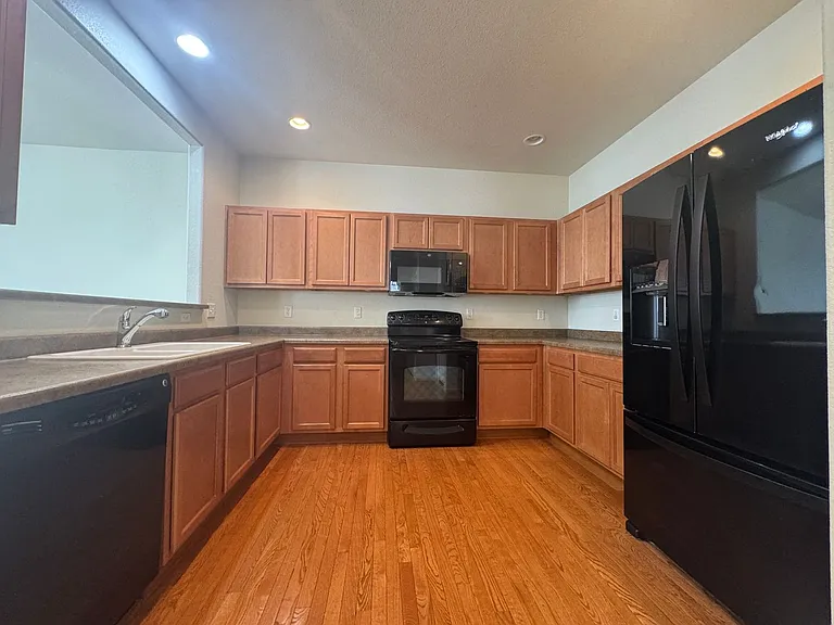 7681 Sandy Springs Point — Photo 5