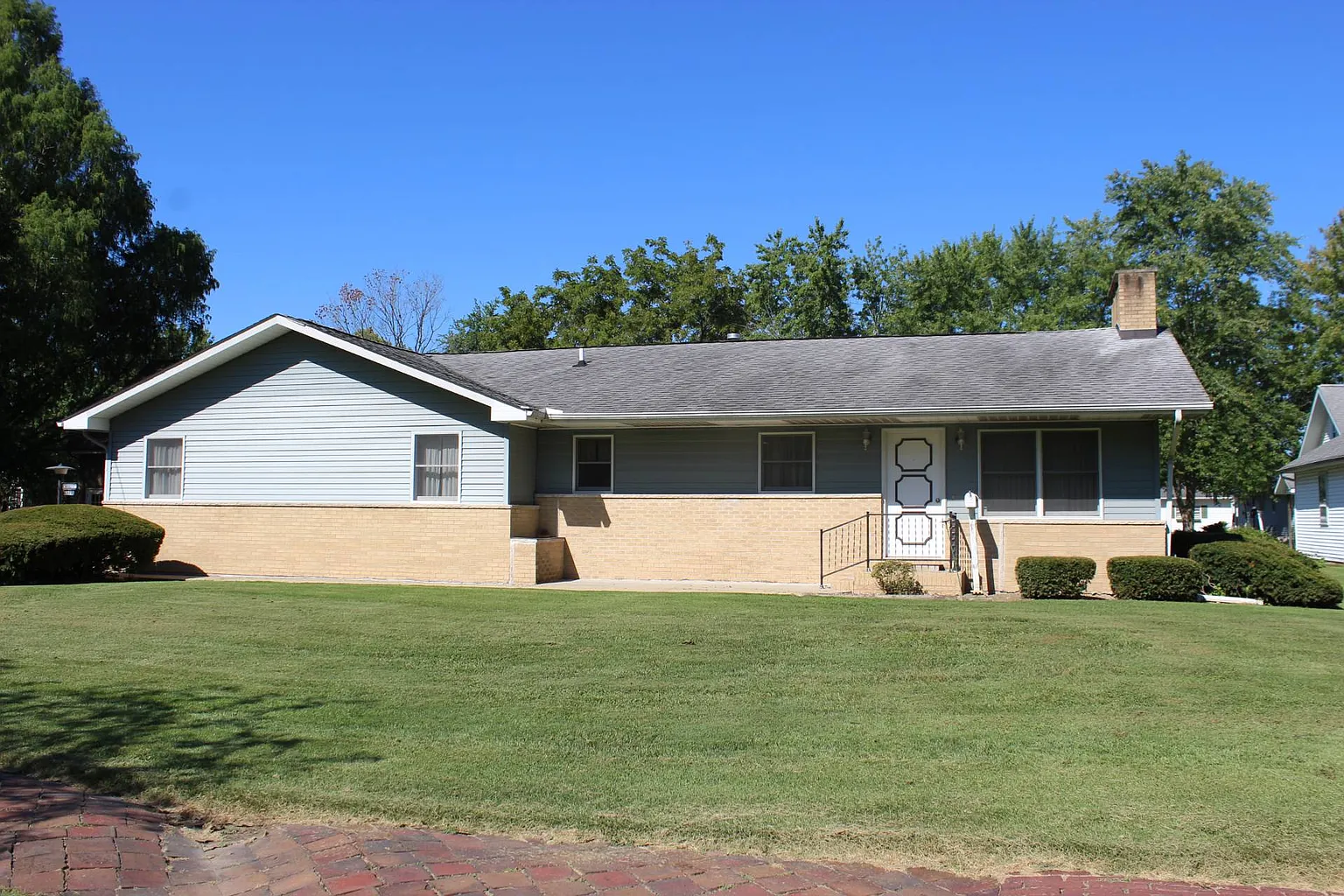 120 College Ave photo 1