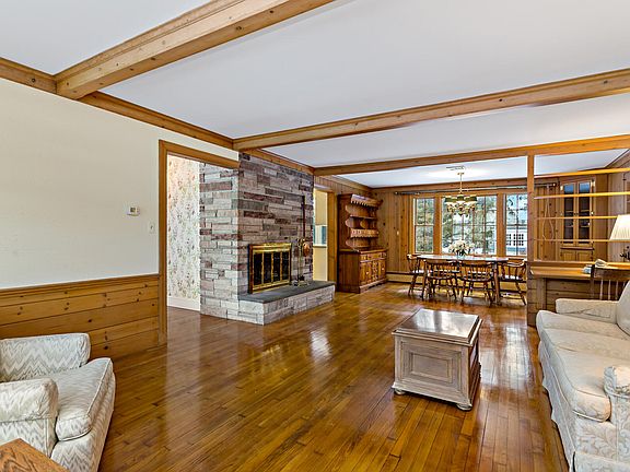 3rd image of 180 Pond View Drive