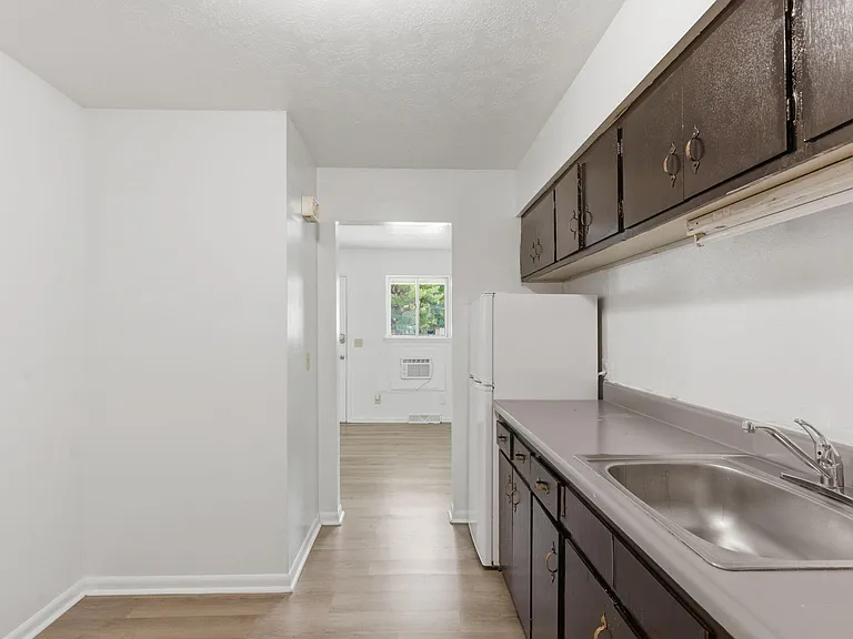 1017 W Washita St #2 — Photo 10