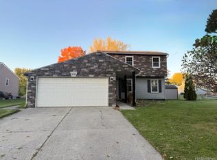 3596 Barberry Cir, Wixom, MI 48393