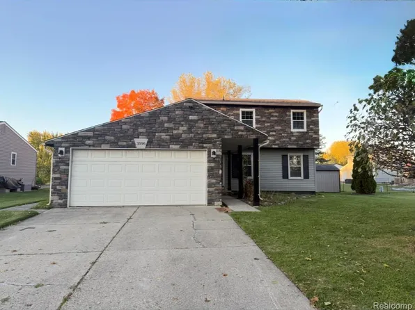 3596 Barberry Cir, Wixom, MI 48393