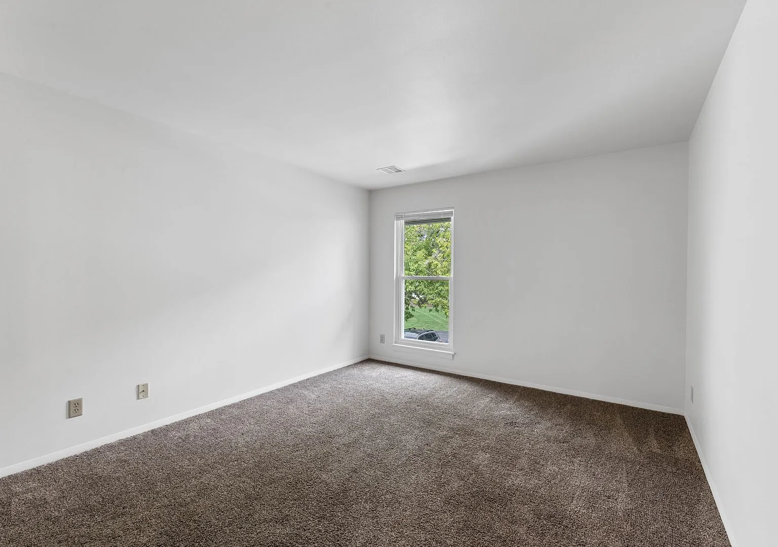 Hidden Creek 2 Bed 1.5 Bath home! — Photo 3