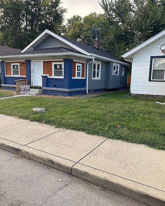 2nd image of 426 Congress Ave