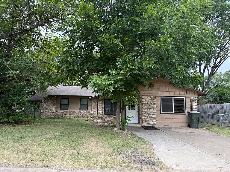615 Bishop Dr — Photo 24