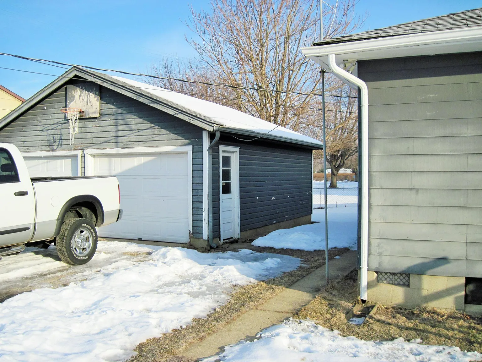 2 bed, 700 sqft, $1,100 — Photo 4