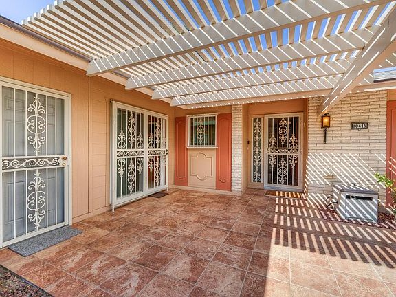 2nd image of 10415 W Roundelay Cir