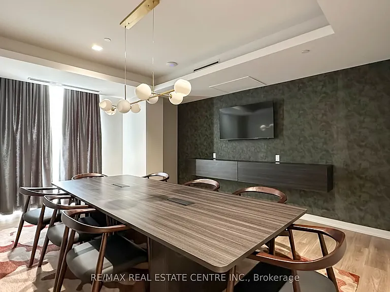 1010 Dundas St E #Penthouse 12 — Photo 8