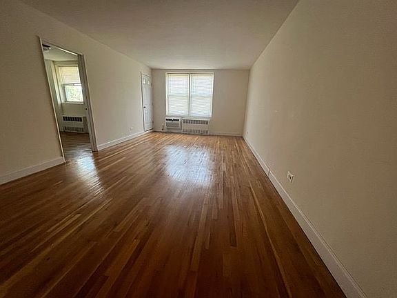 2nd image of 2610 Ocean Pkwy APT 4D