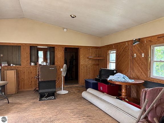 4th image of 3270 Daisy Ln