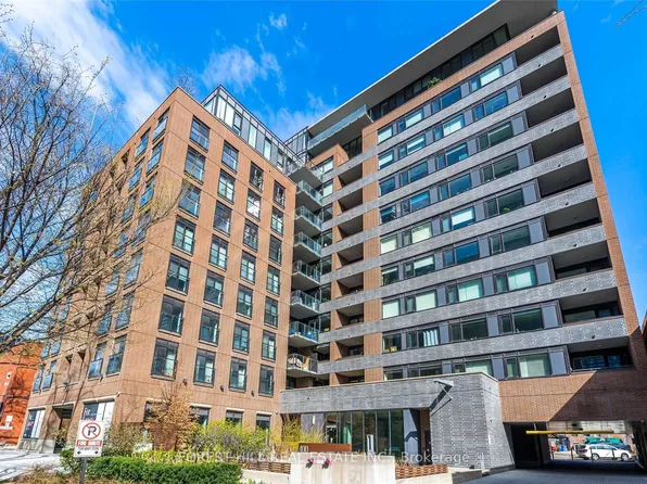 400 Wellington St W, Toronto, ON