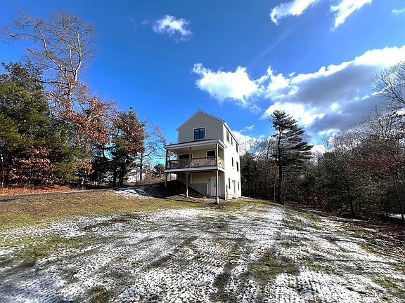 2nd image of 31 Stetson St