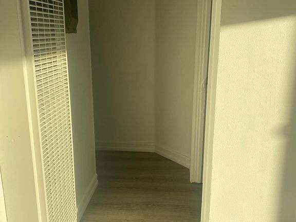 4th image of 2816 N Consol Ave