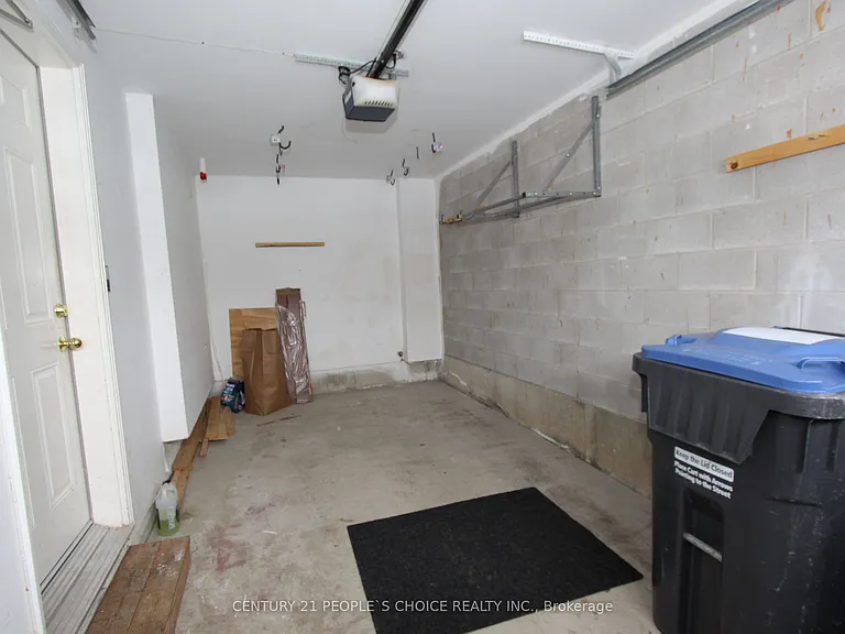 14 Thornbush Blvd — Photo 34
