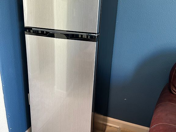 Refrigerator with freezer