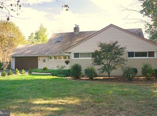 273 Snowball Dr, Levittown, PA 19056