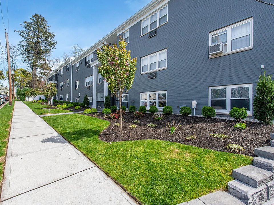 Woodland Hills Manor: In-Unit Washer & Dryer, Heat, Gas, Hot & Cold ...