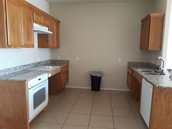 5th image of 11205 NW 5th Ter